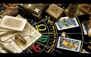 Qué Te Reserva el 2025 a Través de Horóscopo y Tarot