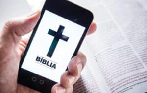 Sumérgete en la sabiduría divina con Biblia