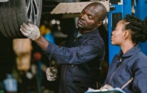 Domina la mecánica con Car Mechanic Simulator