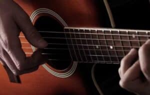 Domina la guitarra con Simple Guitar