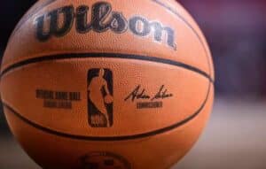 Vive la emoción de la NBA en cualquier lugar